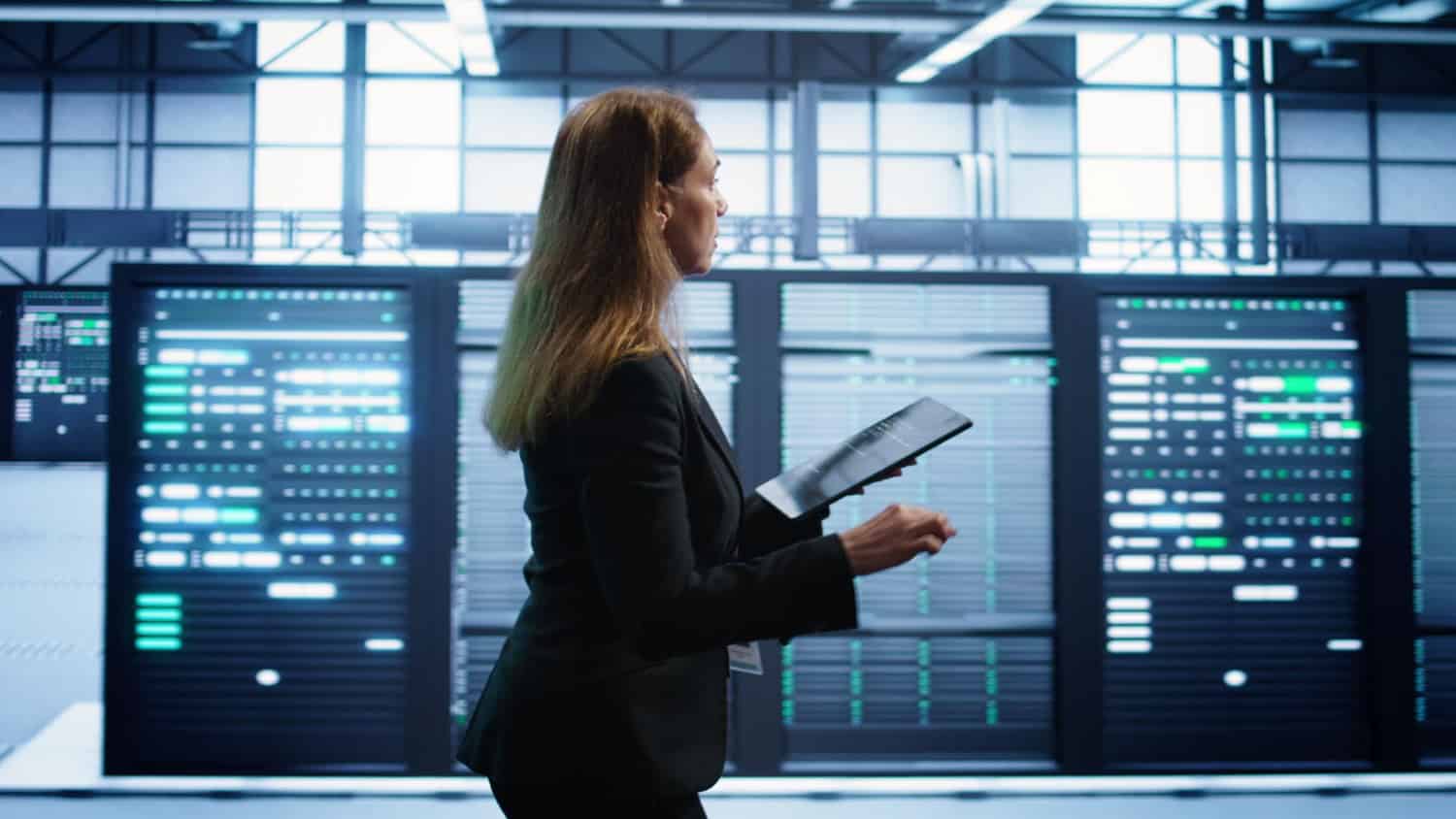 tantangan implementasi data center network di industri finansial